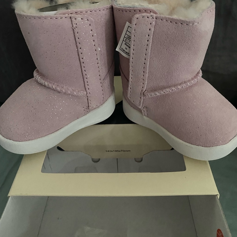 Baby UGG